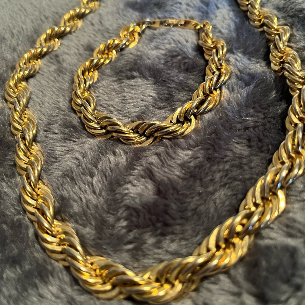 Elegant Gold-Tone Jewelry Set